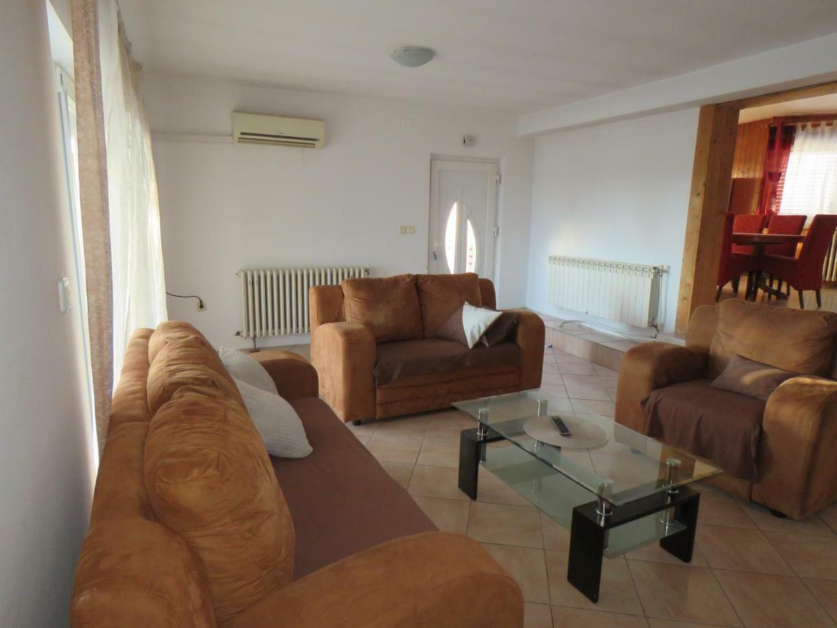 Guesthouse Dila Galovac  Dış mekan fotoğraf