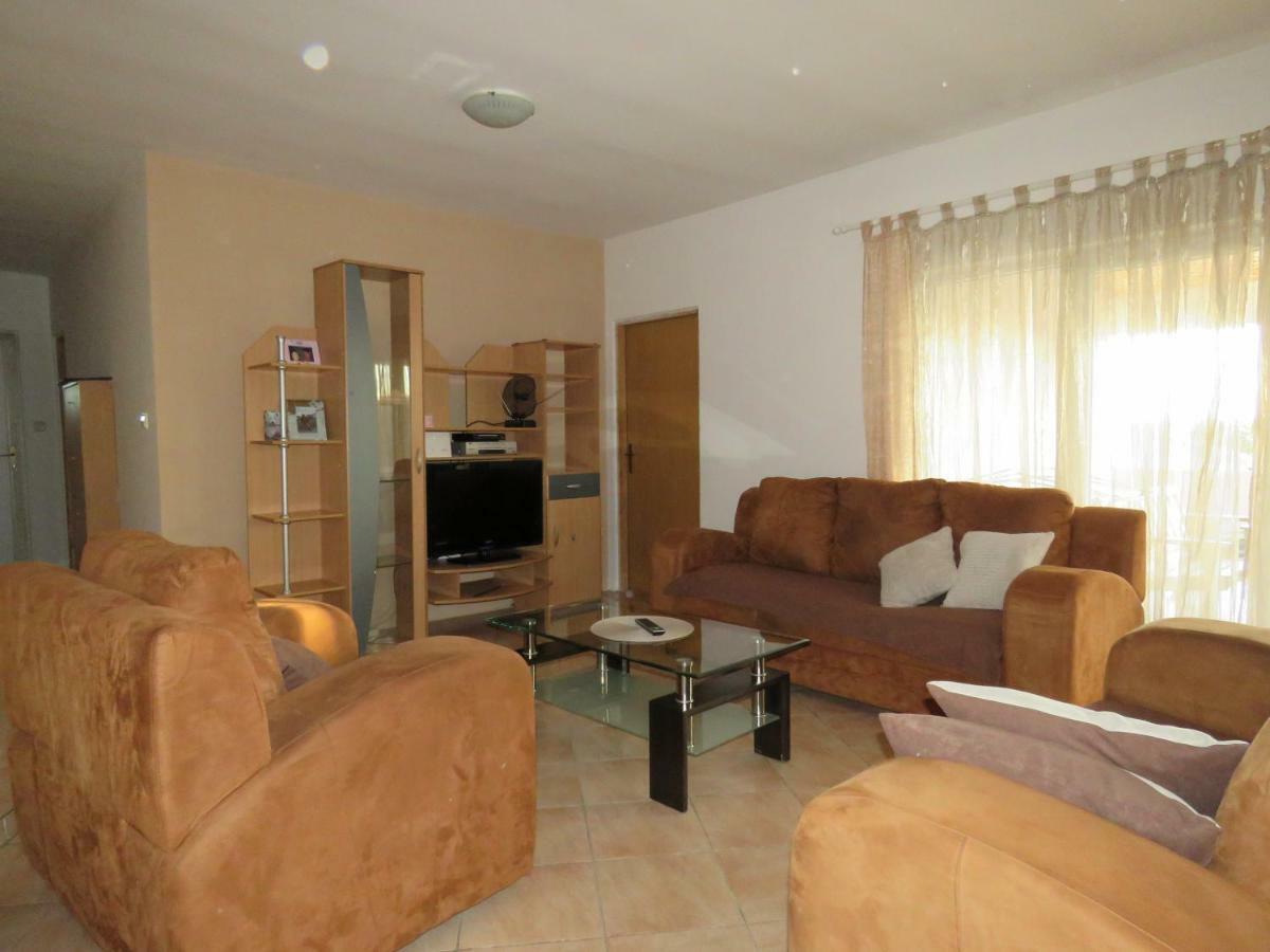 Guesthouse Dila Galovac  Dış mekan fotoğraf